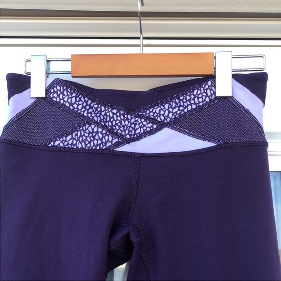 Lululemon Low Rise Wunder Unders - Picture 2 of 5